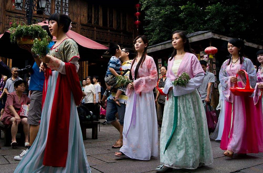 漫展穿汉服被要合照的多吗,漫展遭到骚扰后续