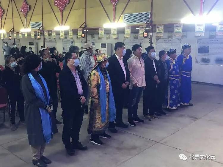 朝阳市第二届蒙古族传统节日“敖包节”暨成吉思汗诞辰858周年纪念仪式在马友营蒙古族乡泉涌山风景区举办