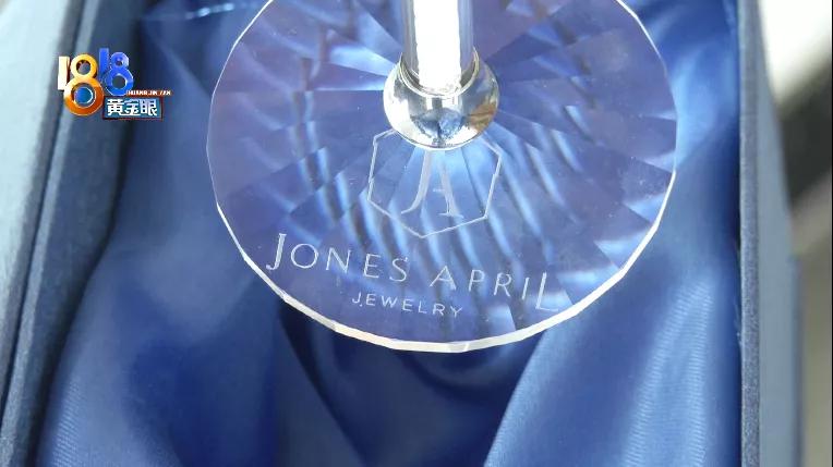 施华洛世奇项链送人丢人吗,施华洛世奇礼物适合送人吗