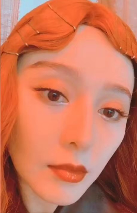 范冰冰化黑妆扮丑当村姑,范冰冰也做起了美妆博主