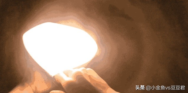 这盏灯又轻又亮,这盏灯