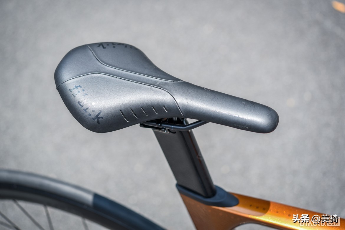 入门碳纤维公路车和顶级铝公路车,kootu碳纤维公路车测评