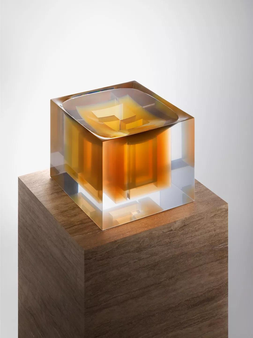 fendi秀场许愿池,fendi的设计灵感