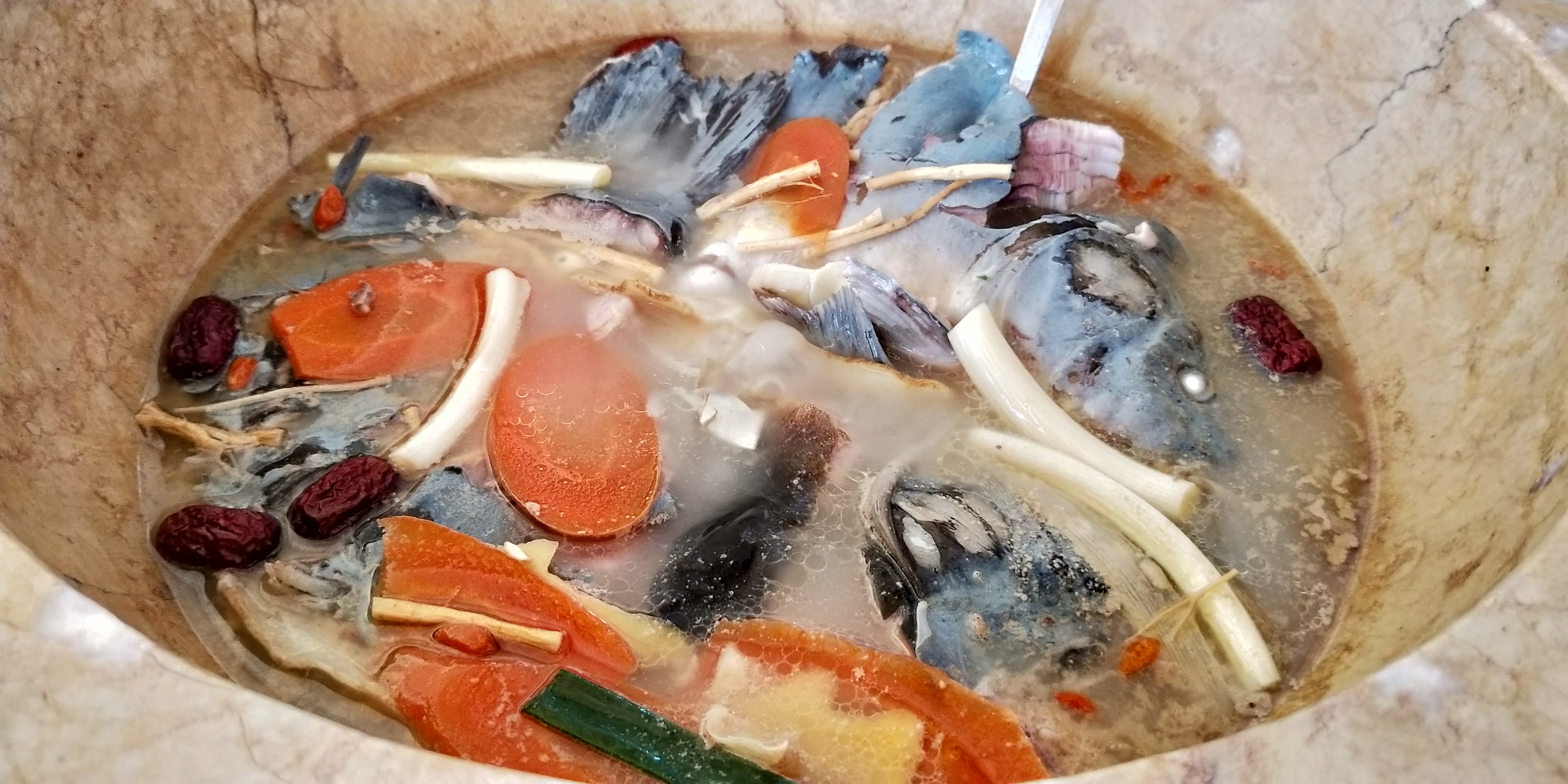 抚仙湖石锅桂花鱼,抚仙湖石锅鱼推荐最地道