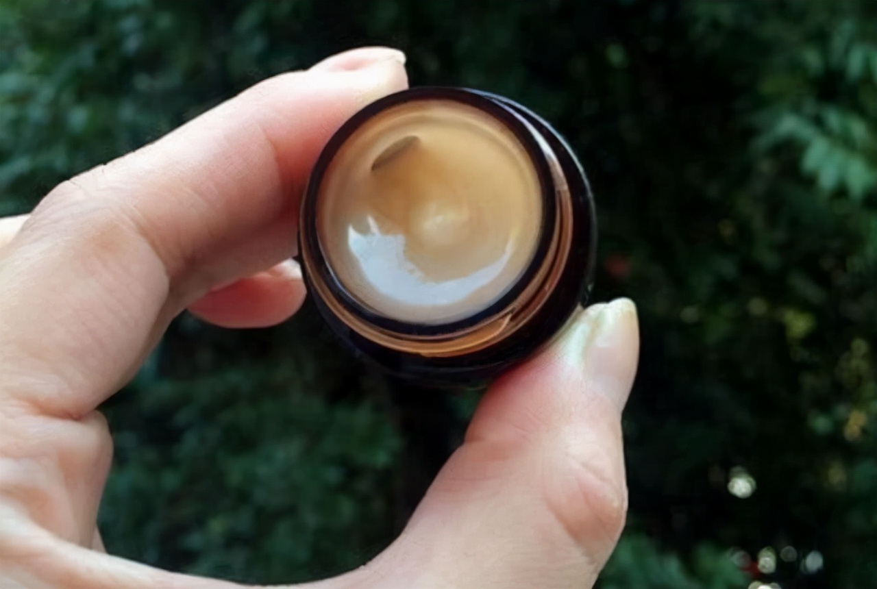 十大最便宜好用的国产眼霜,口碑最好且平价的国产眼霜排行榜