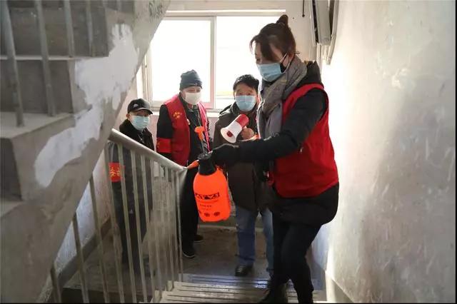 【众志成城战疫情】康东社区临时*党**支部以“三快三亮四有”工作法打好全民参与疫情防控阻击战