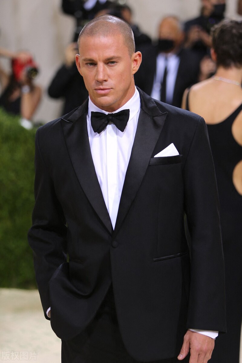 钱宁塔图姆健身,阿黛尔钱宁塔图姆视频