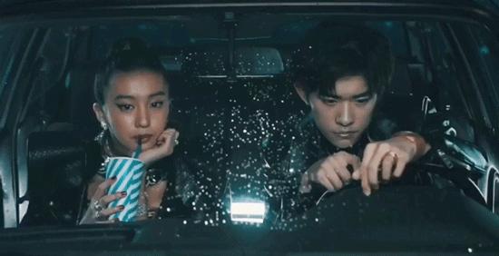 宝格丽和易烊千玺的杂志,易烊千玺代言宝格丽全球香氛系列