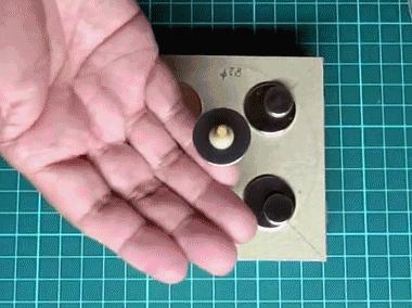 磁铁磁悬浮陀螺,用吸铁石做悬浮陀螺