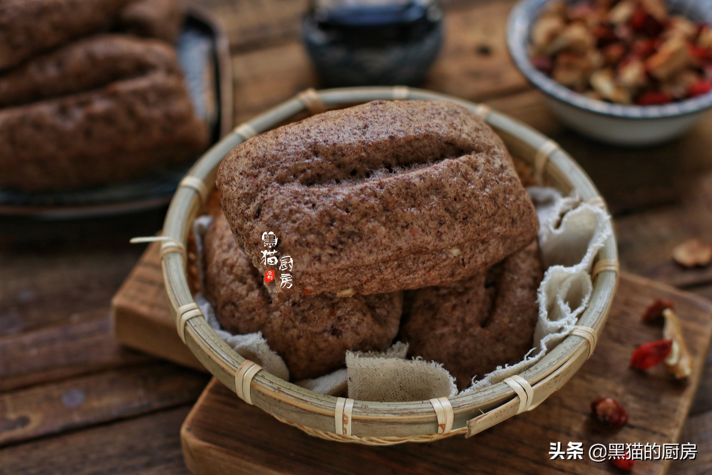 很多人不知道用它做成馒头，面香十足，碳水含量低，不用担心长胖