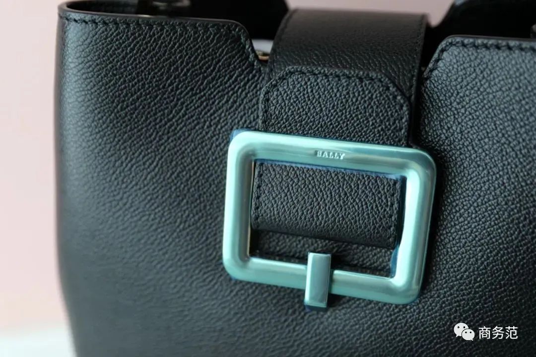 新生婴儿礼物必备物品清单,新生婴儿适合买什么礼物