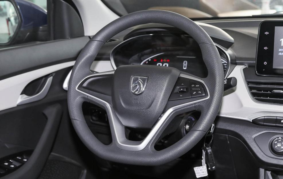 宝骏360六座售价及车型图片,宝骏360cvt六座版