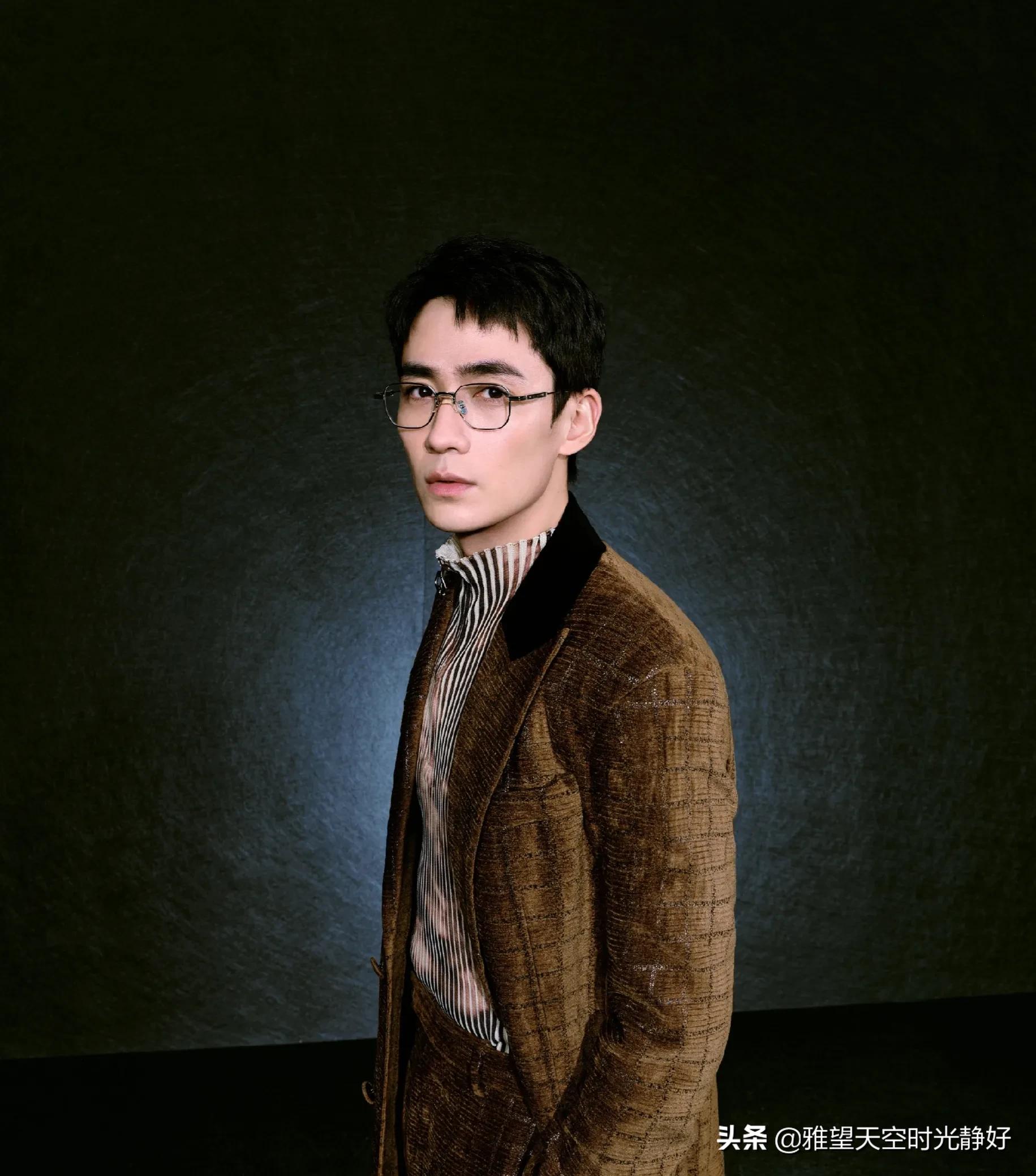 盘点国内男明星眼镜杀高清写真照斯文帅气沉稳内敛雅致贵气