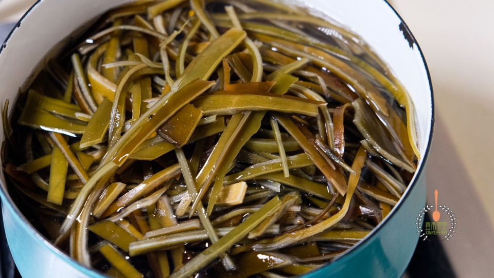 干海带上的白霜是盐还是糖,干海带怎么区分发霉还是白霜