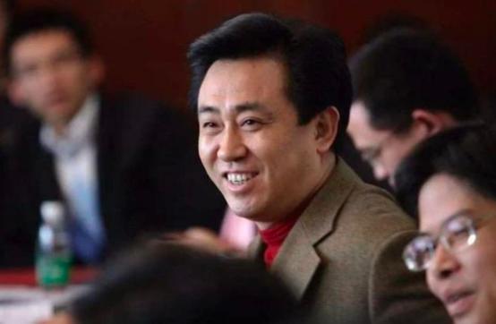 许家印如何从富豪变穷困潦倒,从车间工人到地产首富的许家印