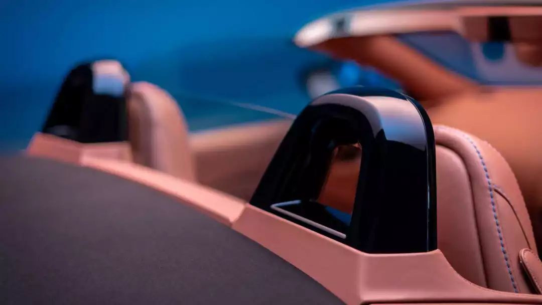 阿斯顿马丁硬顶敞篷跑车,阿斯顿马丁敞篷速度最快