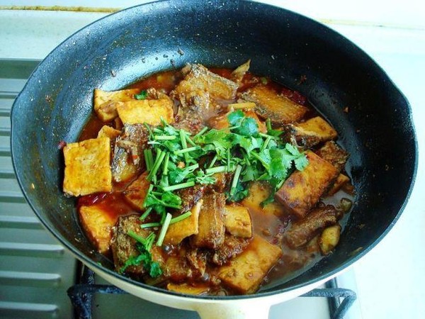 带鱼怎么炖好吃不腥气,带鱼炖多久才能好吃