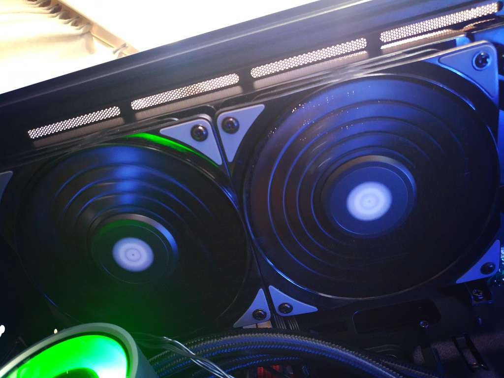 九州风神rgb240v2水冷好不好,九州风神玄冰50机箱散热如何