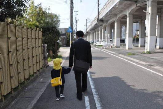 在那个困难又不缺少温情的年代，*靠我**捡麦穗买了第一双运动鞋！