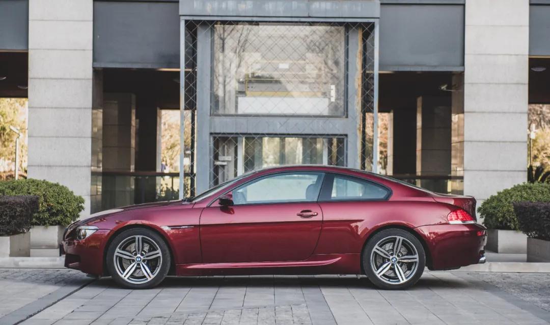 你以为宝马都是一个样的车吗,如果宝马也有超跑会是什么样