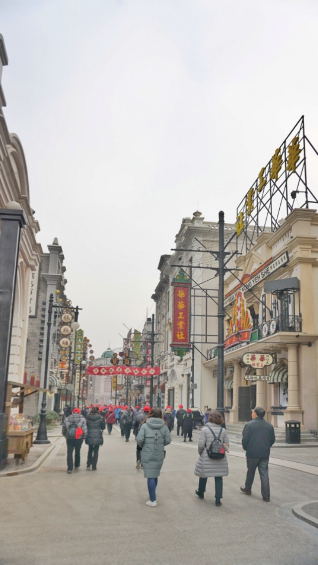 中原穿越时空夜游建业电影小镇,郑州建业电影小镇下午去游玩