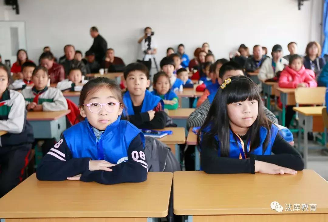 “智慧帮扶、护苗助学”新华小记者走进法库活动在冯贝堡小学举行