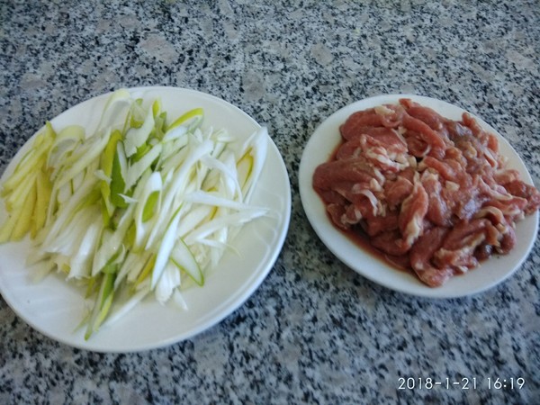羊肉应该怎么做不膻,冷冻羊肉怎么去除腥膻味