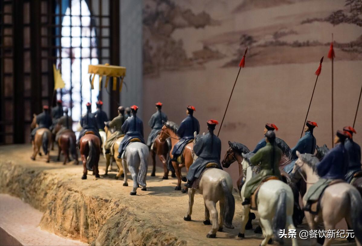 为何男主持说乾隆白菜是凉菜,主持人如何看待乾隆白菜