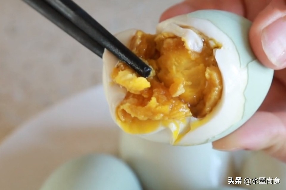 端午咸鸭蛋腌制方法,揭秘腌咸鸭蛋的3种做法
