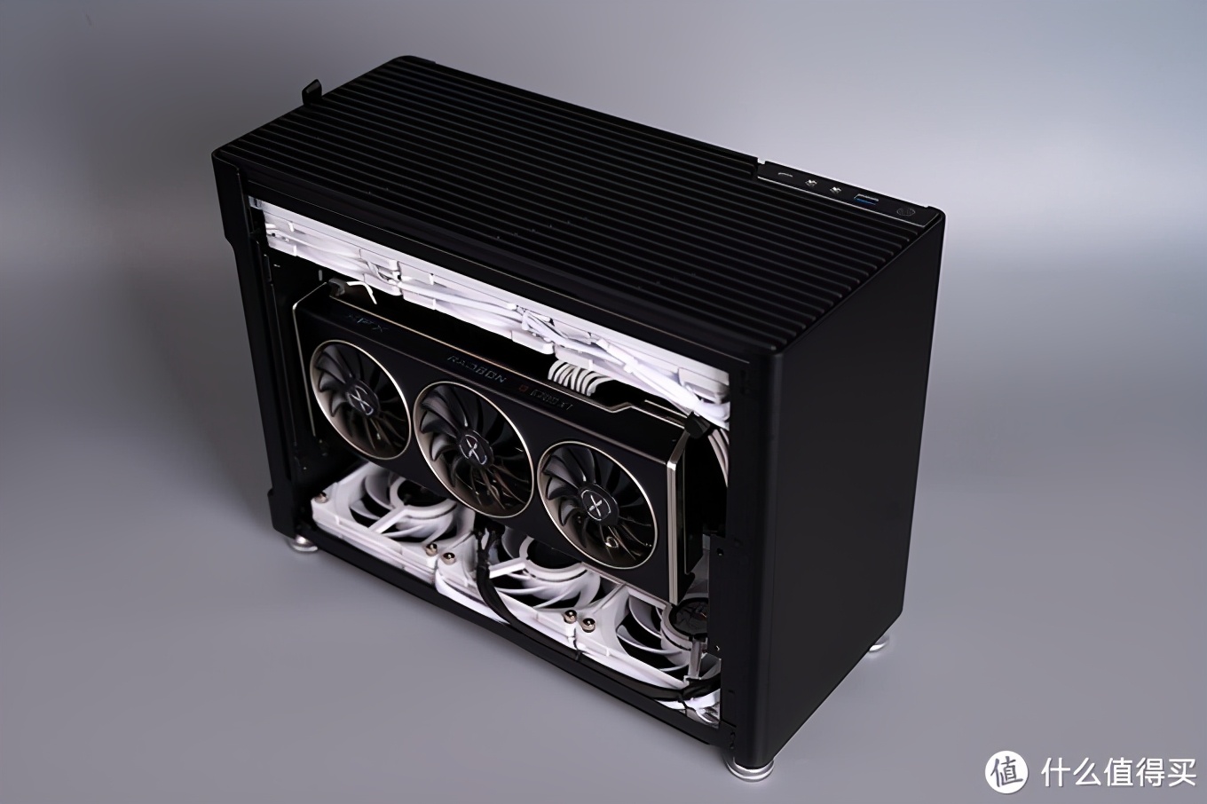 乔家一物：大号ITX装机分享，黑白美学的体现