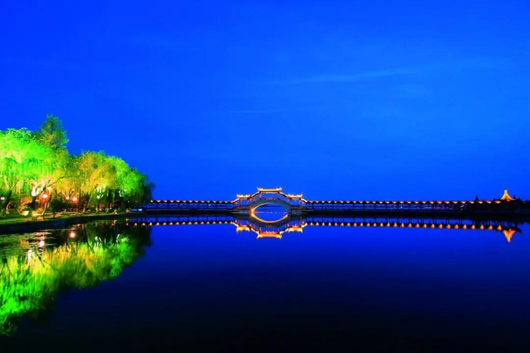昆山哪里的夜景比较好看,昆山超级夜景