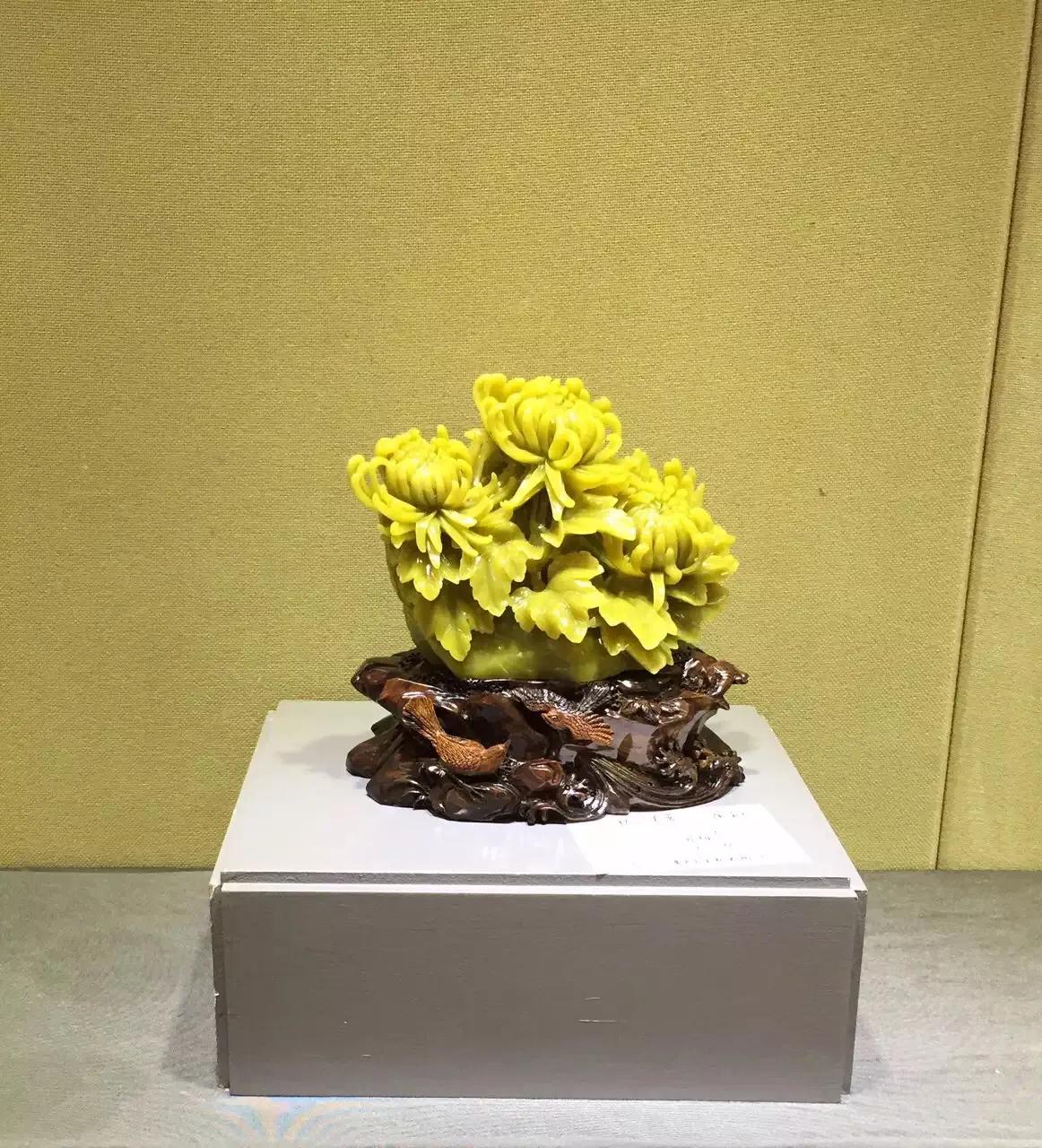 国宝级黄玉原石图片,石中瑰宝奇石图片