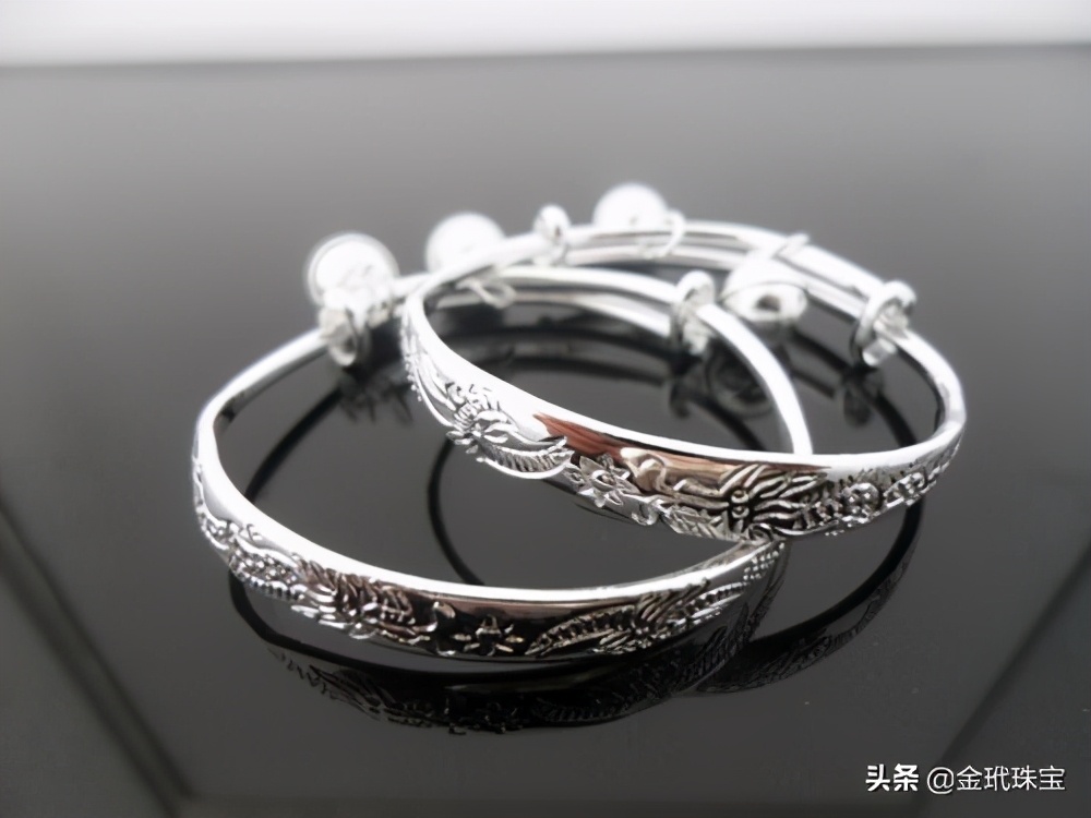 银首饰越戴越黑怎么回事,银首饰戴久了身体变黑