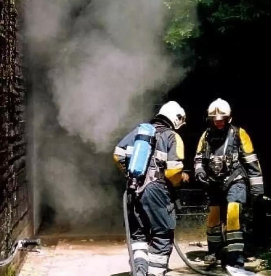 你看过的黄片，可能存在一个叫赛博庞克的国家里