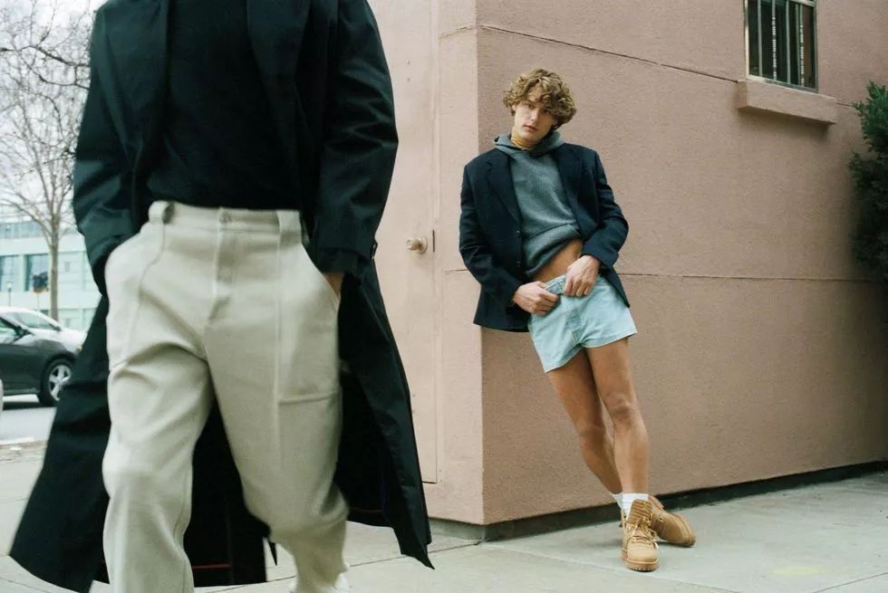 这组时尚大片好精彩，两位男模演绎凄美爱情故事！