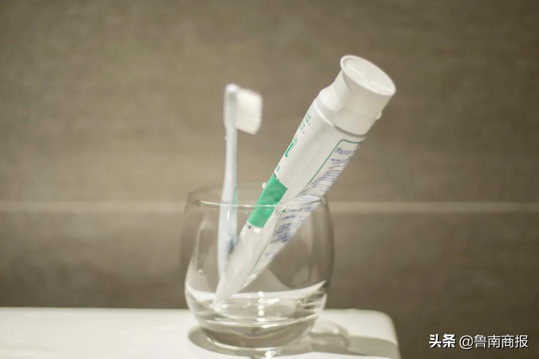 很好用美白牙膏,温和美白牙膏