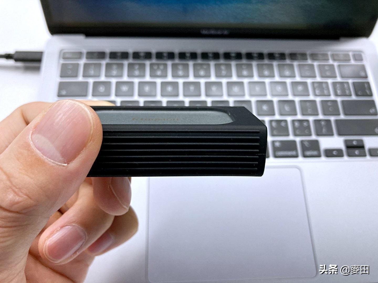 现在买macbookM1芯片合适吗,现在买macbookairm1的电池