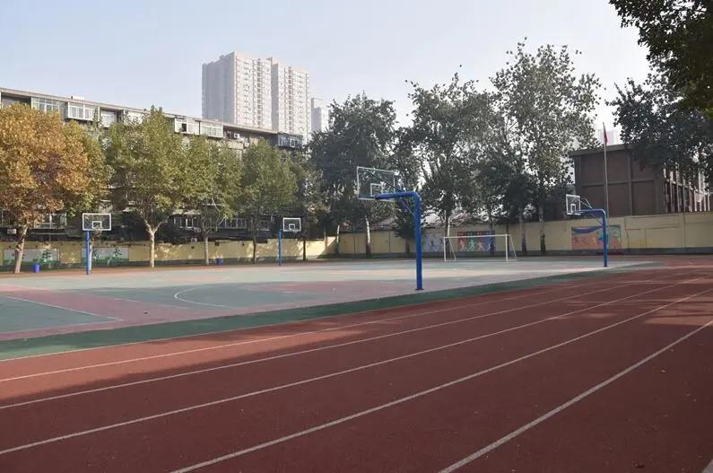 关于展现师生努力上进的校园文化,西安市六十七中学怎么样