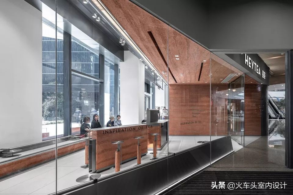 土、砖、石、木、竹、铝，这家茶饮店“设计公司”的身份要暴露啦