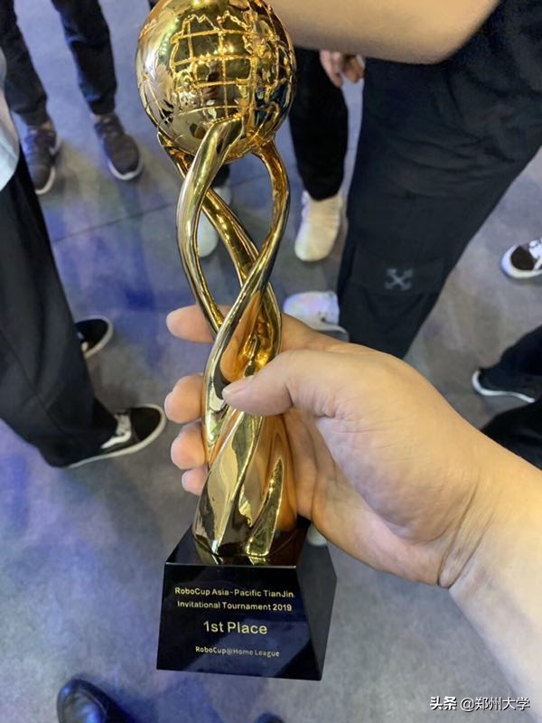 郑大世界冠军,郑大超世界纪录比赛现场