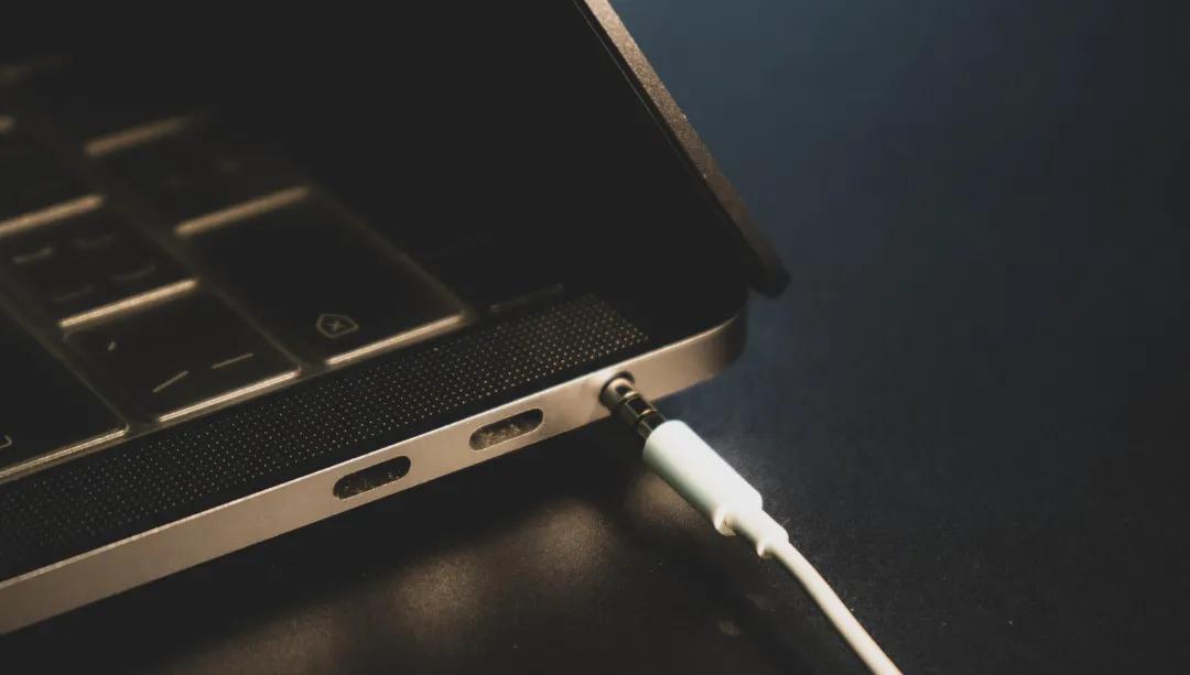 苹果手机裸机划算吗,苹果手机裸机值得购买吗