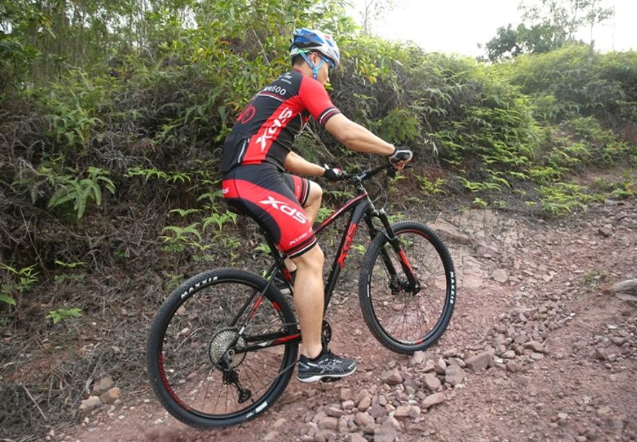 闪电竞技硬尾山地车,闪电山地车竞技车型