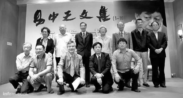 易中天离开武汉大学原因,易中天为什么离开武汉大学