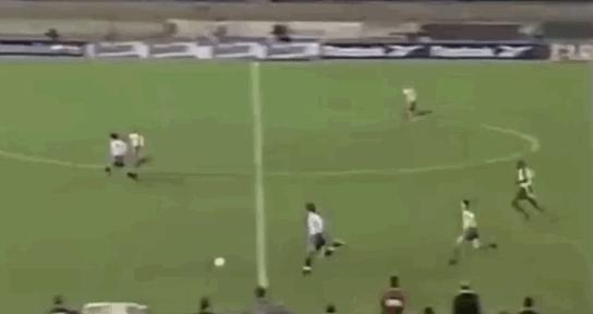 孩提时的记忆：绿茵场上的别样美学，回响在耳边的巴蒂GOAL