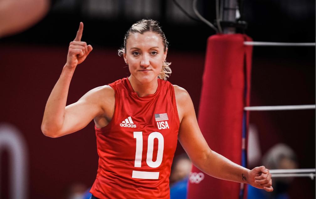 中国女排3比0巴西复仇战,美国女排3-1巴西夺3连冠