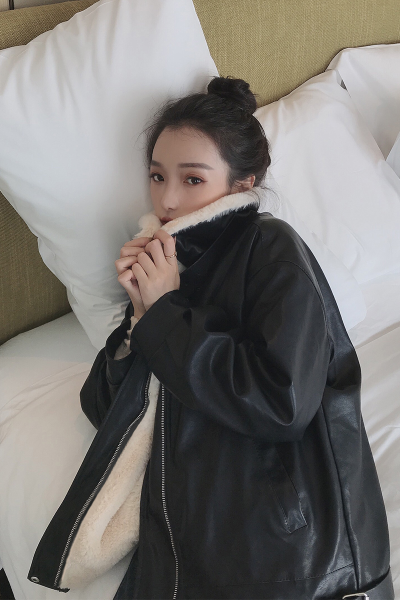 冬季必备羊羔毛外套谁穿谁好看,冬天保暖穿搭还得看羊羔毛外套