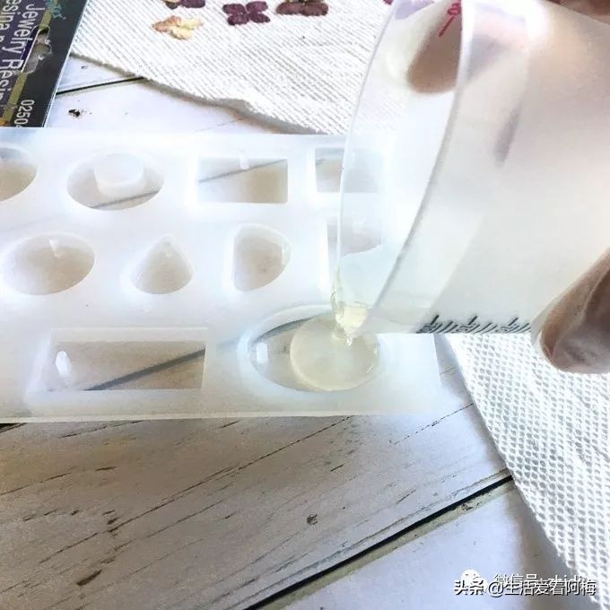 diy手工滴胶都需要准备什么,滴胶手工入门教程