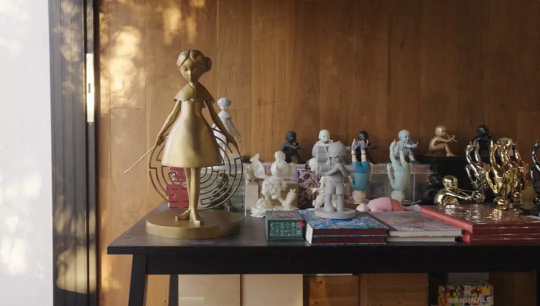 他是吴彦祖、村上隆钟爱的人，连续6年拿下漫画界奥斯卡