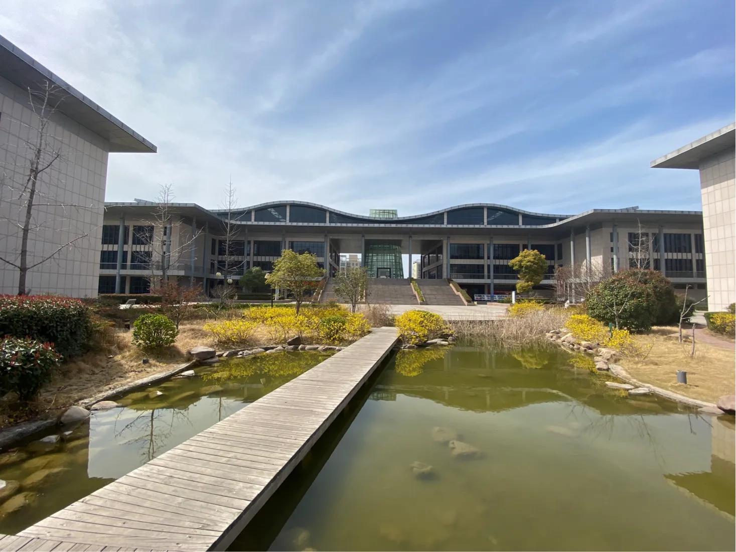 娌侀槼鏈辫浇鍫夐煶涔愬巺,鏈辫浇鍫夐煶涔愬巺闂ㄧエ