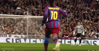 足球里的牛尾巴过人很难吗,足球牛尾巴过人技巧